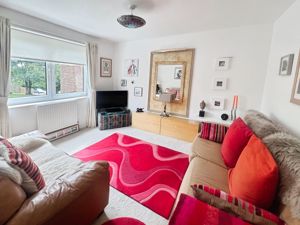 Lounge- click for photo gallery